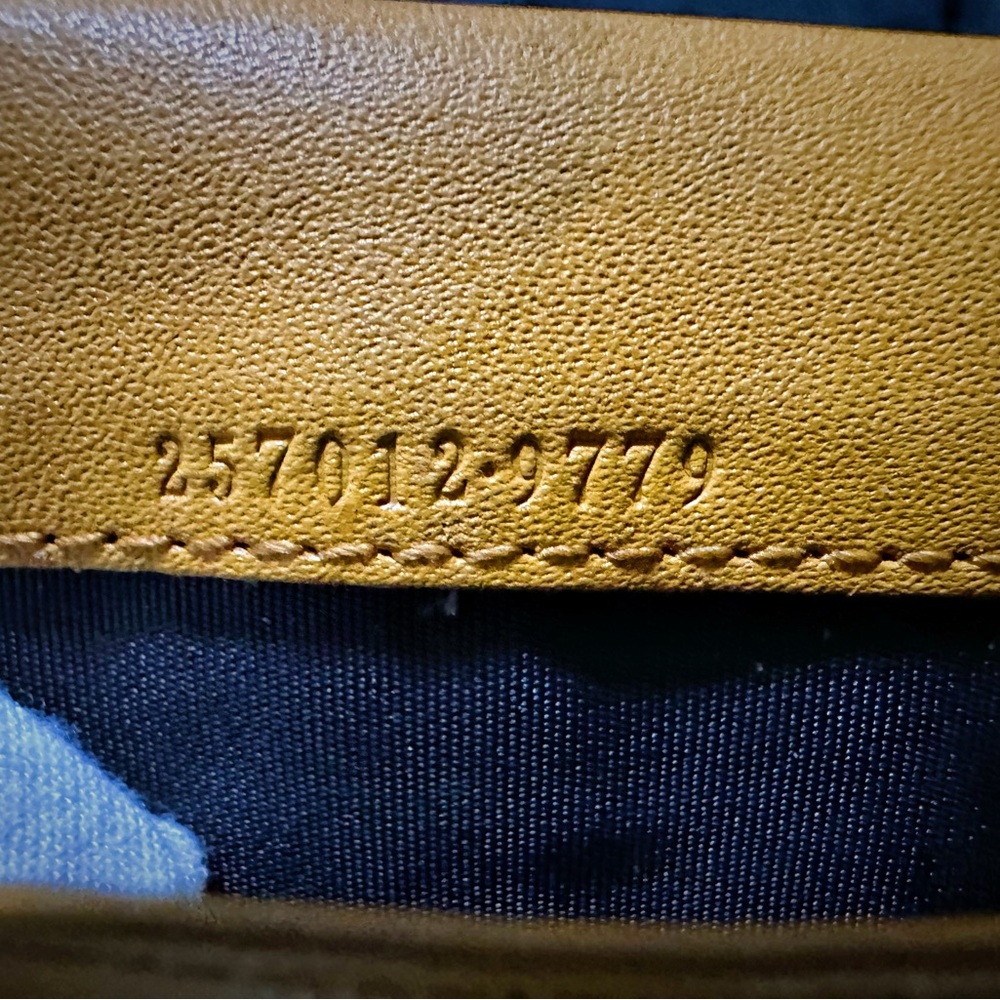 Authentic Vintage Gucci Beige and Brown Monogram Wallet ❌80% OFF SALE❌ - Picture 5 of 16